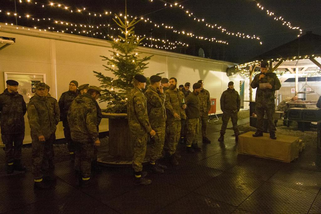 Vojáci na misi v Litvě si vytvořili vánoční trhy