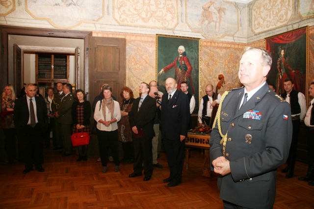 V Komorním Hrádku oslavili Den válečných veterán 2
