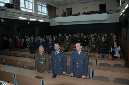 Minutou ticha akademická obec uctila památku válečných veteránů
