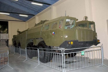 Mobilní odpalovací zařízení MAZ 453 pro rakety Scud