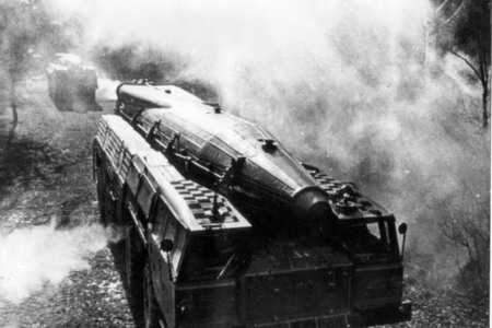 Mobilní odpalovací zařízení s raketou OTR-22 Temp S, v kódu NATO SS-12 