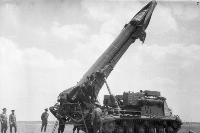 Scud na pásovém vozidle vycházejícím z podvozku tanku IS-3 