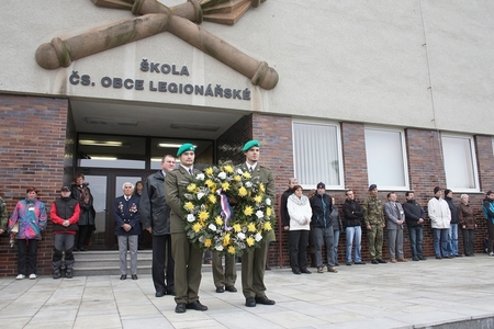 Den válečných veteránů si připomněla také vojenská střední škola 