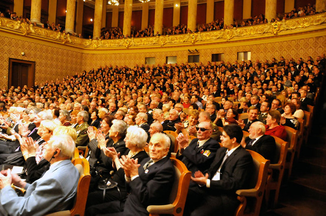 Umělce odměňovali diváci, kteří zcela zaplnili Dvořákovu síň Rudolfina, bouřlivým potleskem