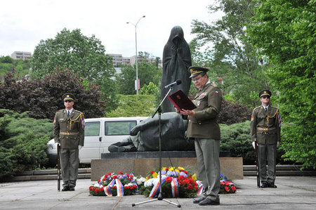 Místopředseda ČSBS plukovník Emil Kulfánek připomněl hlavní odkaz obránců Prahy z květnových dnů 1945 pro současnost