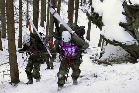 Extrémní armádní závod Winter Survival vyhráli tankisté z Přáslavic