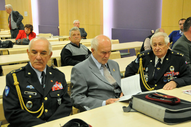 Konference se zúčastnili také zástupci výsadkových veteránů