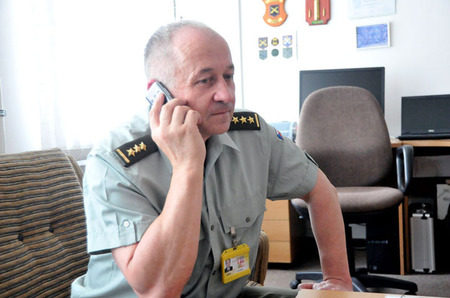 Plukovník Ivan Mráz vedl české odborníky na jednání