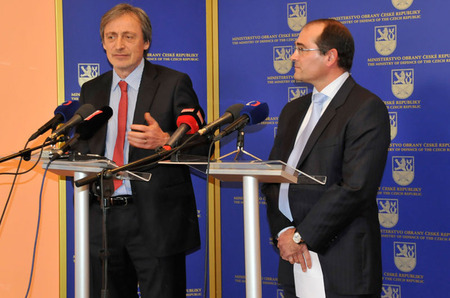 První náměstek Jiří Borovec vysvětloval problematiku efektivního hospodaření na ministerstvu