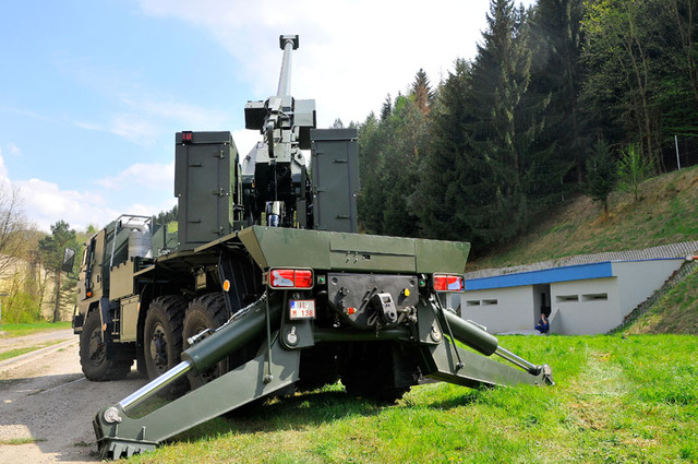 Lehká 155mm samohybná kanónová houfnice EVA slovenského výrobce z Dubnice nad Váhom