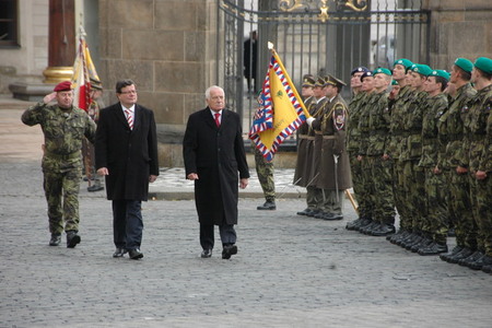 Prezident Václav Klaus a ministr obrany Alexandr Vondra 