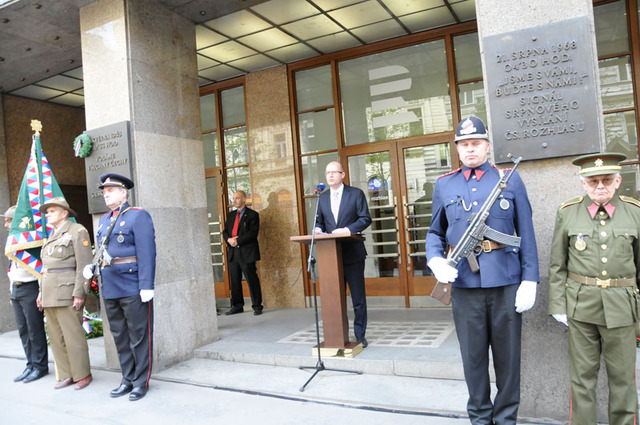 S projevem a zároveň připomínkou historických květnových dnů vystoupil premiér vlády Bohuslav Sobotka
