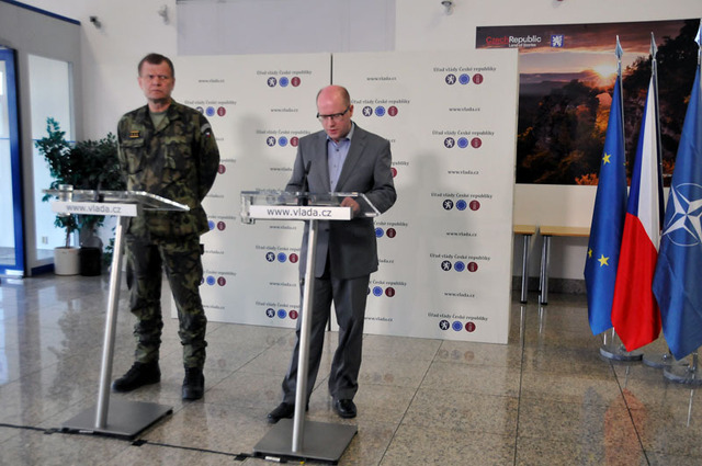 Na tiskové konferenci informovali premiér Bohuslav Sobotka a náčelník GŠ AČR o své cestě do Afghánistánu k českým vojákům