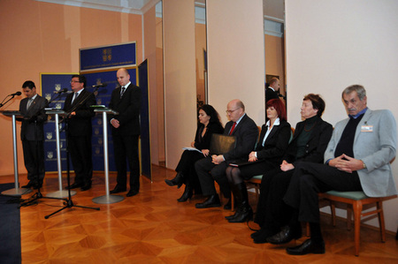 Hlavní aktéři tiskové konference k zákonu o 3. odboji