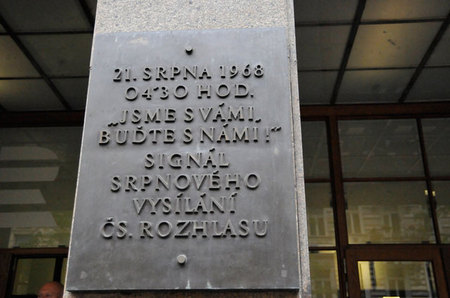 Slova z ranního vysílání československého rozhlasu 21. srpna 1968 se stala mementem pro příští generace