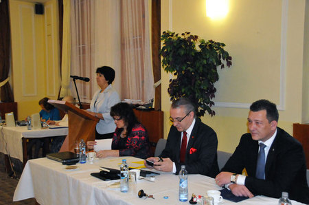 Sjezd zahájila odcházející předsedkyně ČMOSA Jitka Šebková, která bilancovala uplynulé období od posledního sjezdu ve zprávě o činnosti