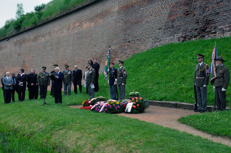 Hlavnímu pietnímu aktu na Národním hřbitově v Terezíně předcházela vzpomínka na poslední popravu 51 vězňů, kteří byli ve zdejší pevnosti zastřeleni bez řádného soudu