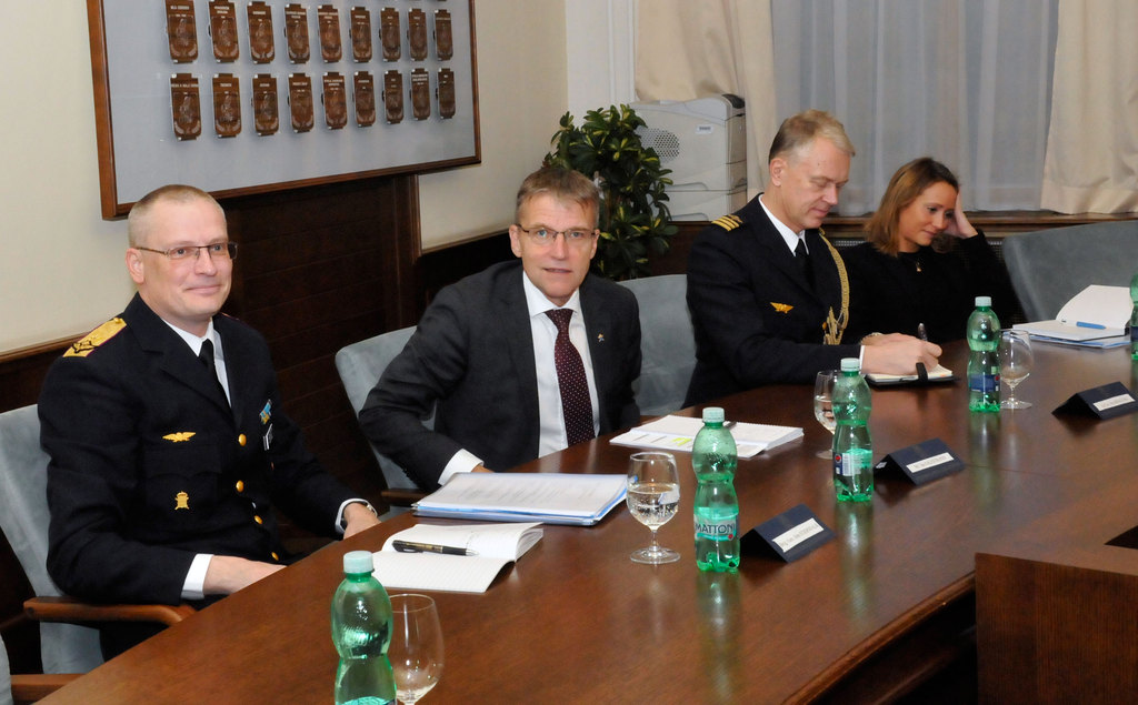 Švédští hosté na jednání s delegací MO ČR vedenou náměstkem Jakubem Landovským