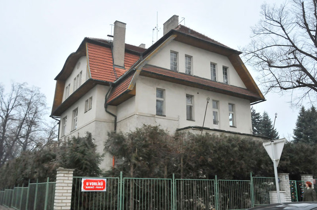 Vila v ulici U Vorlíků v Praze 6, kde se dnes nachází centrum pro děti předškolního věku zaměstnanců Ministerstva obrany ČR