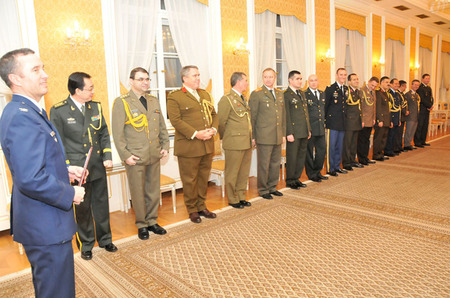 „Končím svou misi ve funkci ministra obrany,“ řekl přidělencům obrany Vlastimil Picek