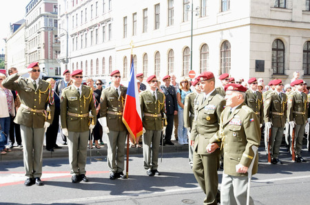 Vzpomínka na parašutisty, kteří významně přispěli k osvobození naší země