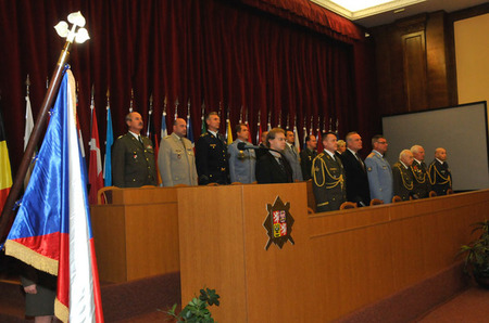 Na statečné bojovníky, kteří padli na Dukle, nesmíme zapomenout