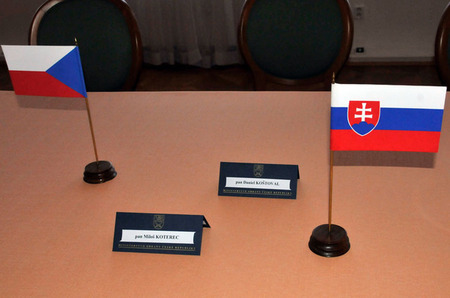 Na Valech se jednalo o konkrétní podobě česko-slovenské protivzdušné obrany