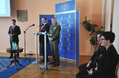Hlavní aktéři tiskové konference na Ministerstvu obrany ČR