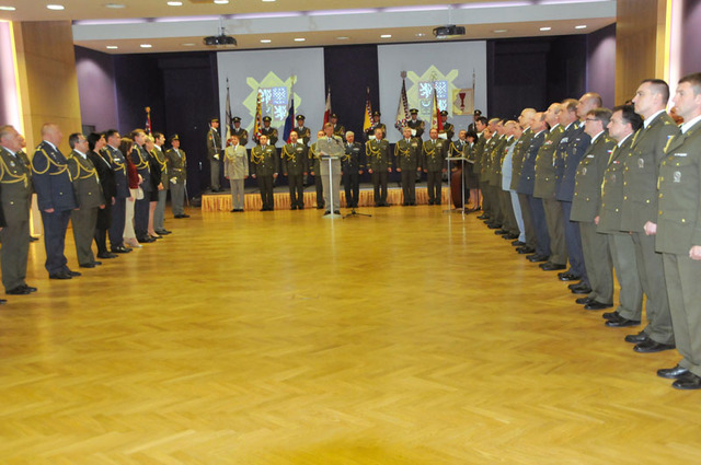 Ze slavnostního jmenování nových plukovníků AČR a předání čestných odznaků v kongresovém sále Domu armády Praha