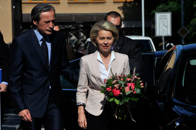 Přivítání s vojenskými poctami na Ministerstvu obrany ČR