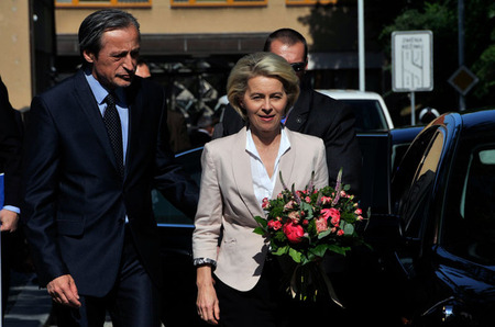 Přivítání s vojenskými poctami na Ministerstvu obrany ČR