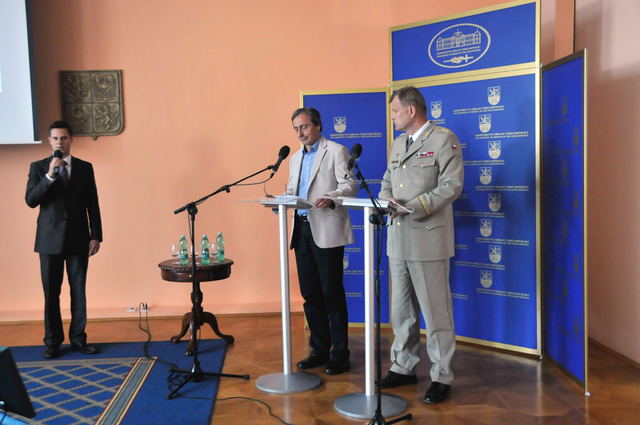 Ze zahájení tiskové konference na ministerstvu obrany