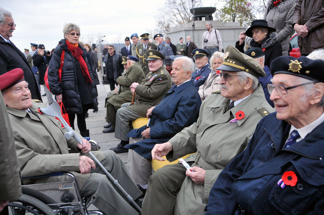 Oslava Dne veteránů na pražském Vítkově byla příležitostí k setkání válečných kamarádů