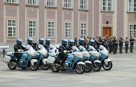 Hradní stráž  na motorkách (2)