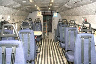 LOM PRAHA předal kbelské základně dva vrtulníky Mi-17