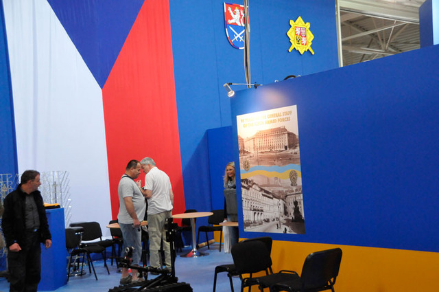 V úterý 13. května odpoledne práce na vybudování stánku finišovaly