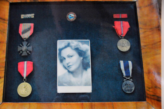 Vyznamenání s portrétem své maminky uchovává Viliam Sivek jako rodinné klenoty