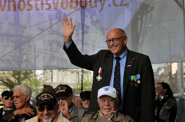 Ani na letošních oslavách nechyběl vnuk generála George S. Pattona, George Patton Waters