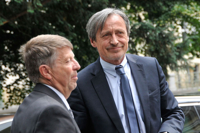 Zde ministra obrany Martina Stropnického a další hosty přivítal Jiří Vaníček z agentury NKL Žofín s.r.o.