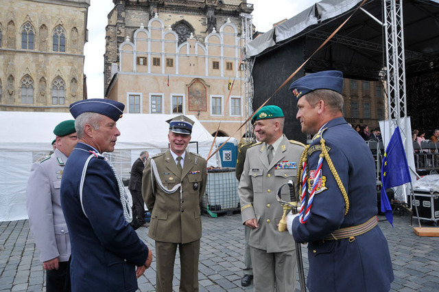 Velitelé posádkových středoevropských měst mezi sebou přivítali prvního zástupce náčelníka GŠ AČR generálmajora Jiřího Balouna