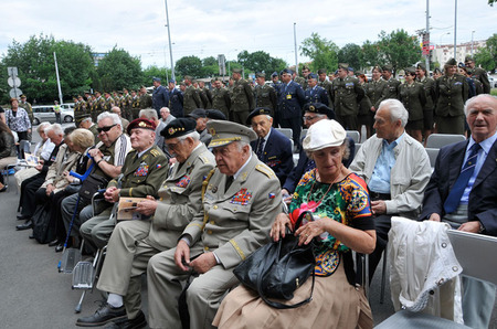 Pozvání na zahájení výstavy přijala celá řada hostů mezi nimiž nechyběli ani váleční veteráni a příslušníci dnešního Generálního štábu AČR