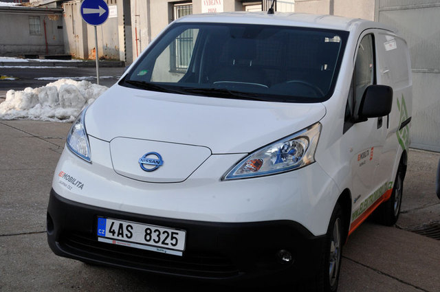 Čtyřměsíčním zkušebním testem v podmínkách Ministerstva obrany ČR  projde také vozidlo Nissan eNV200