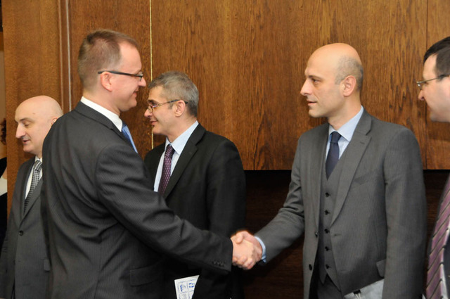 Členy gruzínské deelgace byli také charge d´affaires velvyslanectví Gruzie Alexander Chelidze či ředitel odboru bezpečnostní politiky a euroatlantické integrace Ministerstva zahraničních věcí Giorgi Dolidze