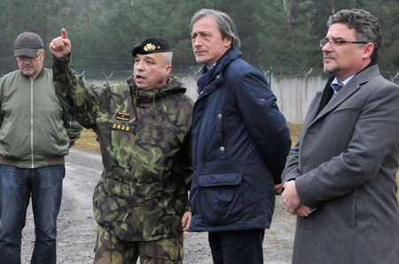 Ministr obrany navštívil Květnou, kde se otevřou sklady pro munici z Vrbětic