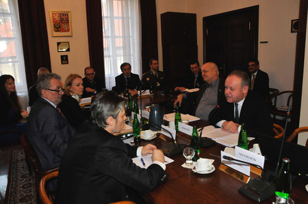 Výbor pro obranu projednal situaci v Těchoníně i Koncepci výstavby AČR