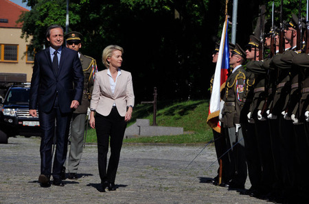 Přivítání s vojenskými poctami na Ministerstvu obrany ČR