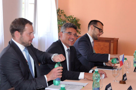 Českou delegaci na jednání vedl náměstek ministra obrany Tomáš Kuchta