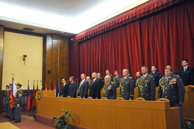 Čestné předsednictvo slavnostního setkání s příslušníky zahraničního odboje