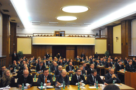 Pohled do hlavního sálu Ministerstva obrany ČR, kde se konala II. národní vyzbrojovací konference (1)