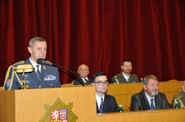 S hlavním projevem vystoupil poradce náčelníka GŠ AČR brigádní generál Jiří Verner
